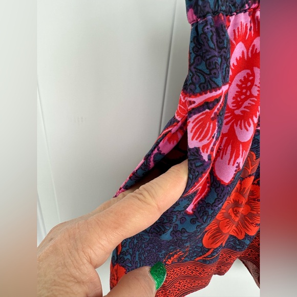 Anthropologie Ettitwa Floral High Rise Pocketed Small Shorts - Picture 4 of 5